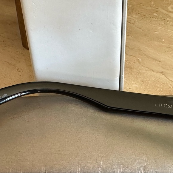 Preloved Chiratian Dior reading eyeglasses in burgundy oblong - Picture 5 of 7